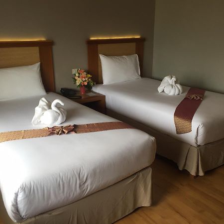 D-One Hotel Хатъяй Экстерьер фото