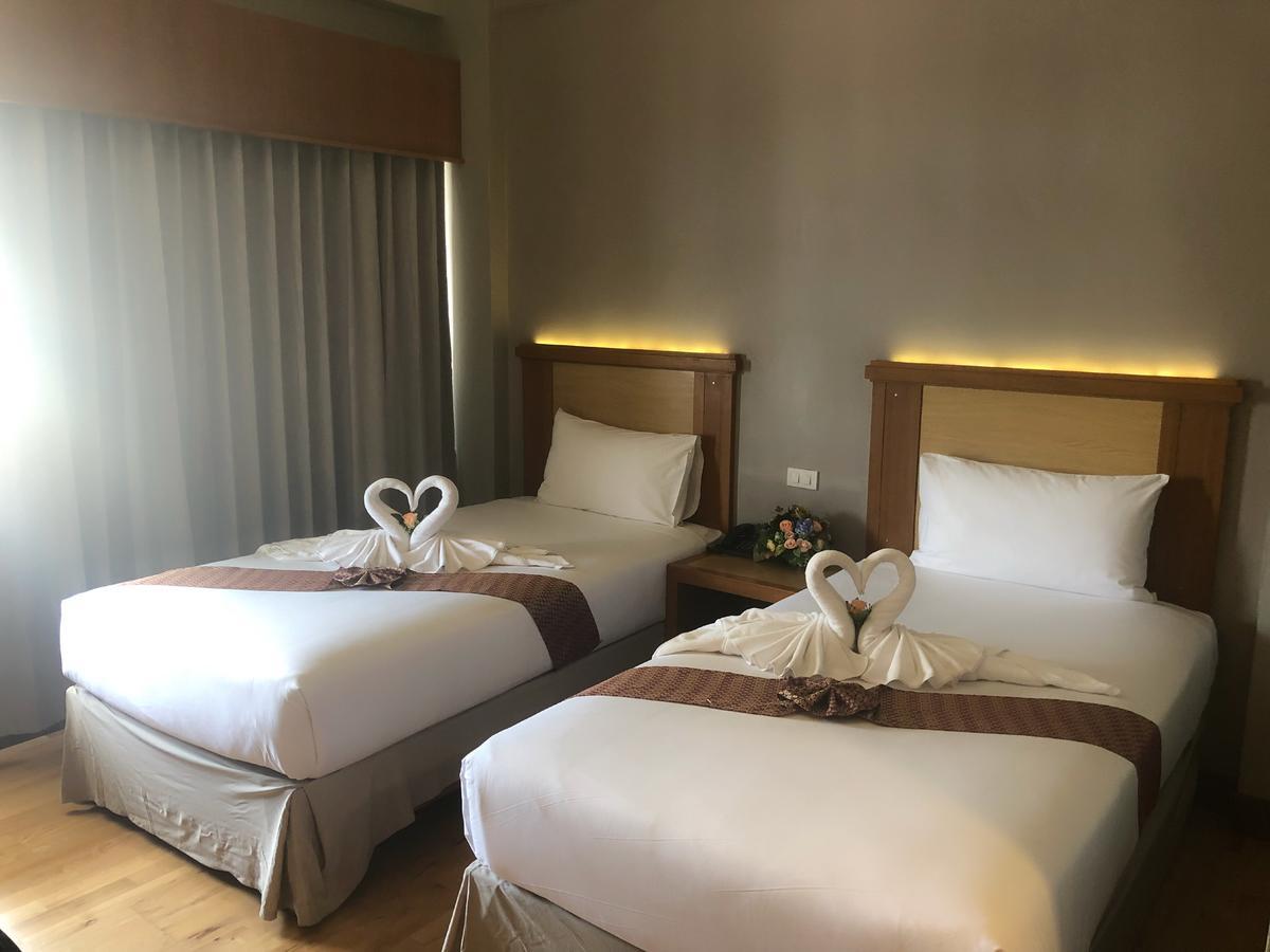 D-One Hotel Хатъяй Экстерьер фото