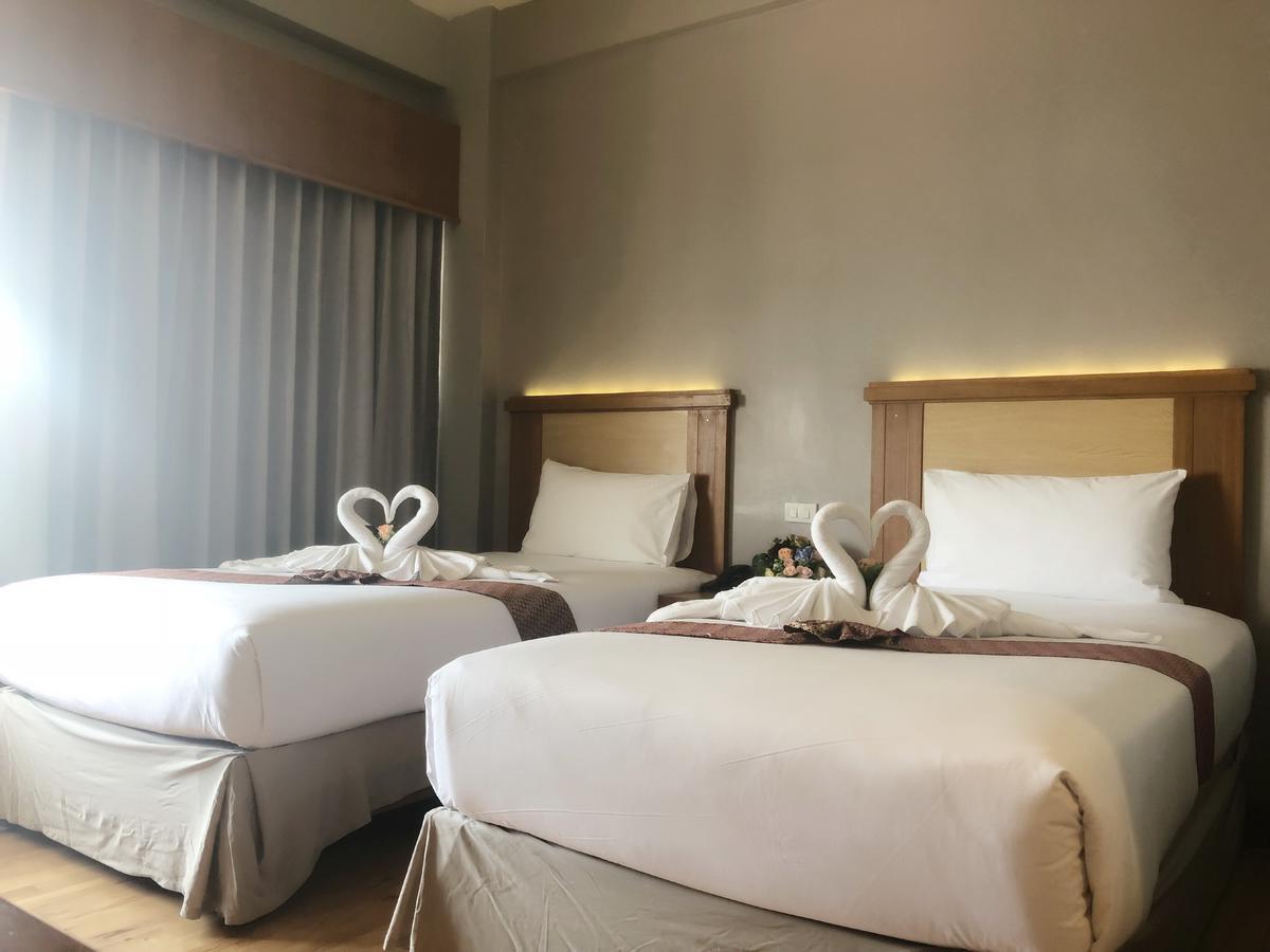 D-One Hotel Хатъяй Экстерьер фото