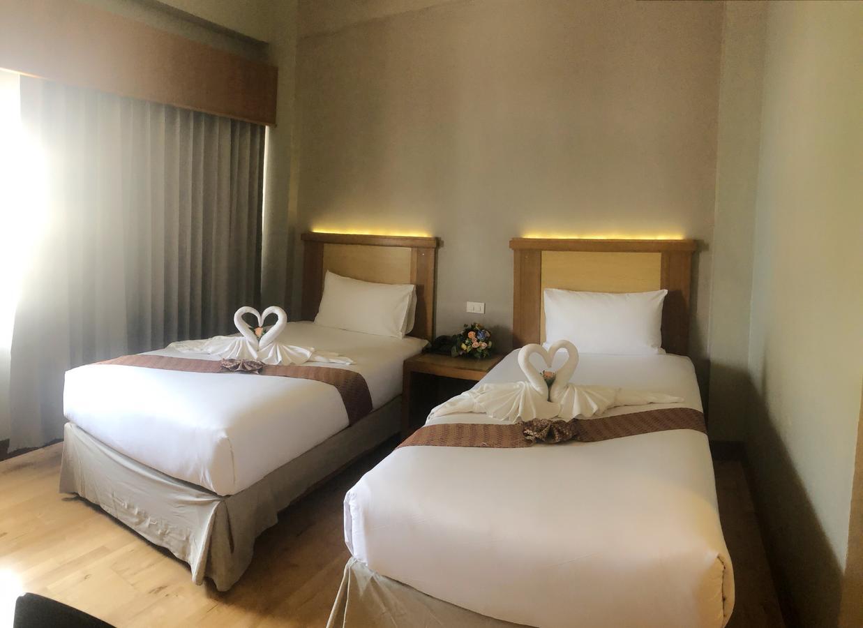 D-One Hotel Хатъяй Экстерьер фото