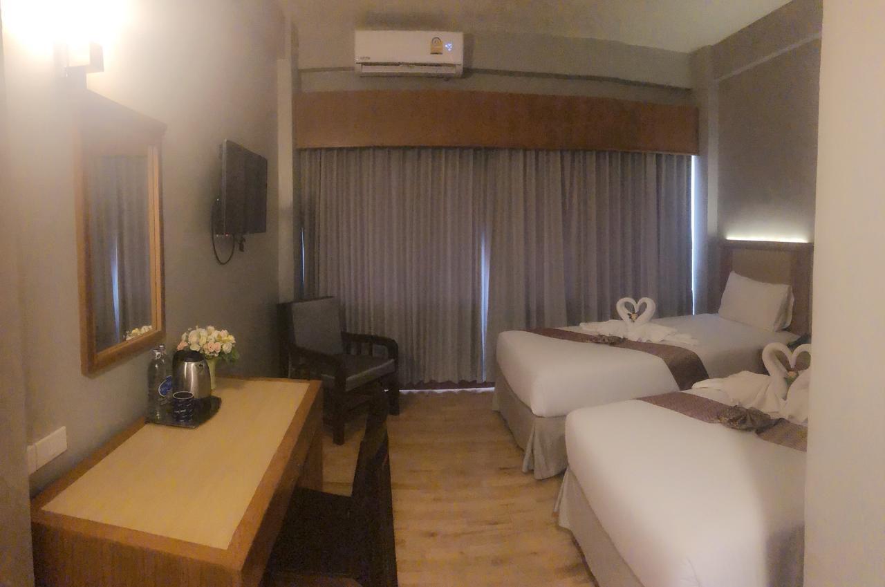 D-One Hotel Хатъяй Экстерьер фото