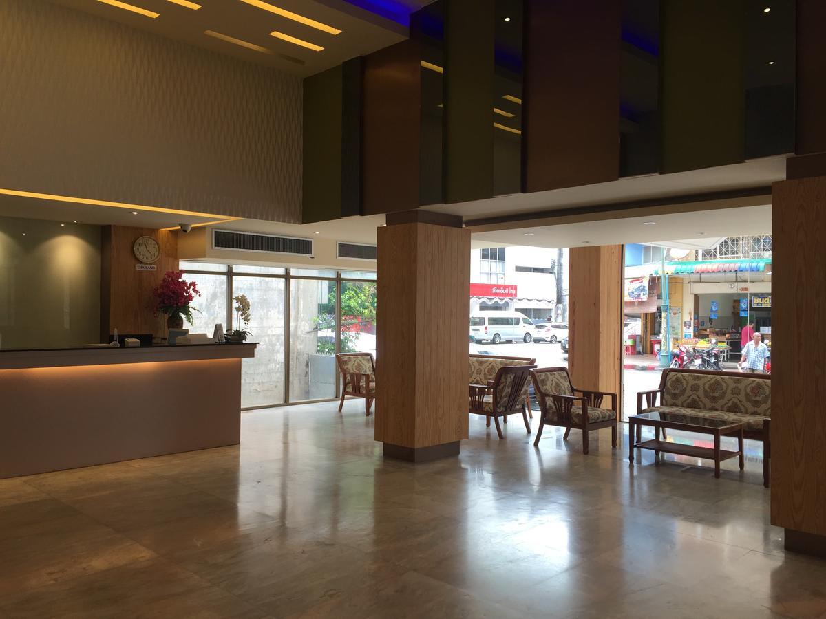 D-One Hotel Хатъяй Экстерьер фото
